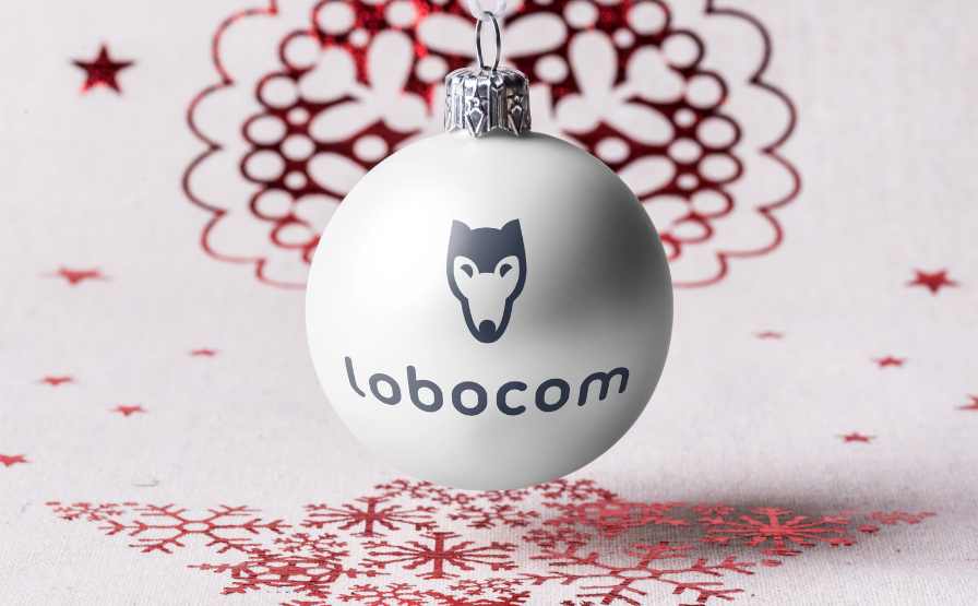 adorno bola de navidad con logo de Lobocom